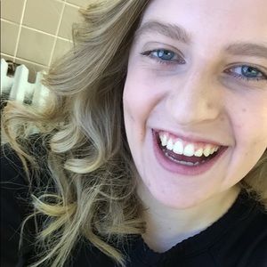 Meet your Posher, Makenzie